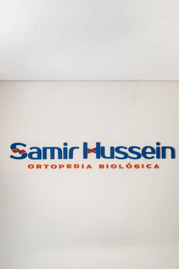 Dr. Samir Hussein, médico ortopedista especialista em dor crônica e tratamentos não invasivos em São Paulo
